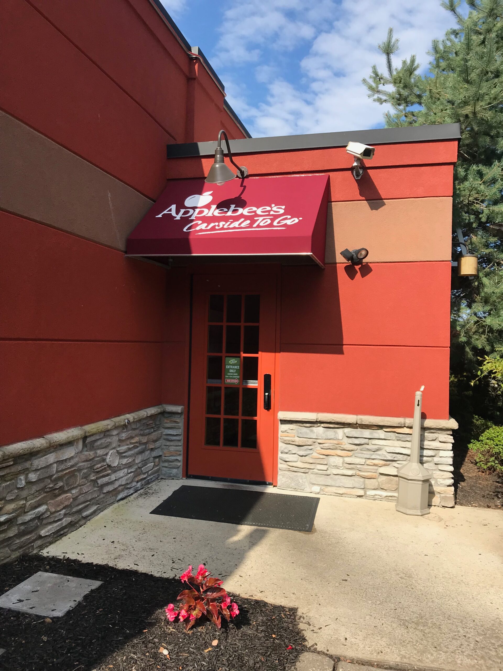 Applebees Brentwood 2