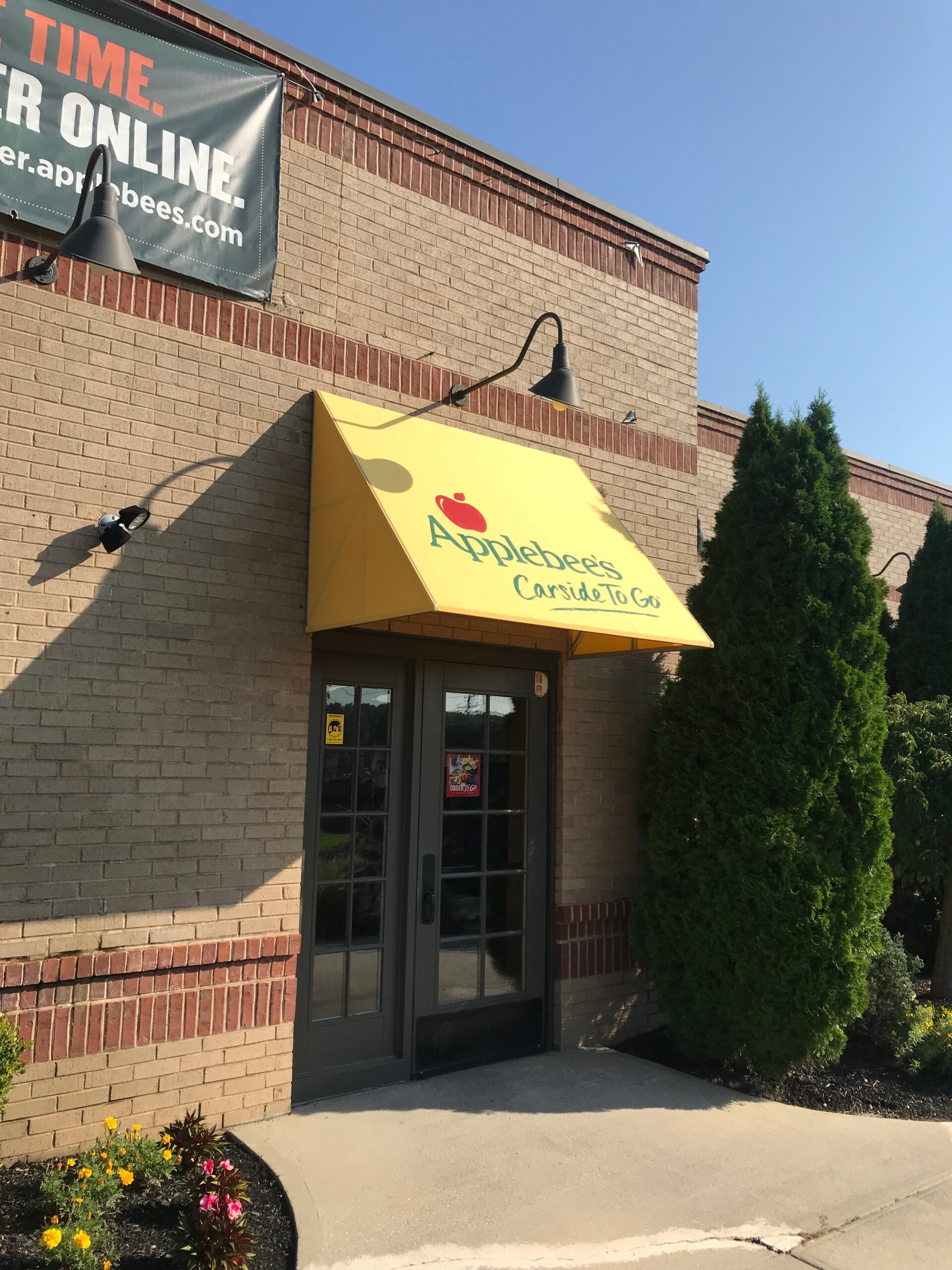 Applebees Carside Awning